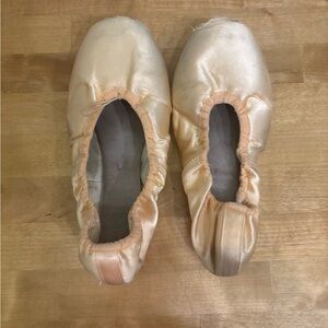 Used Pointe Shoes